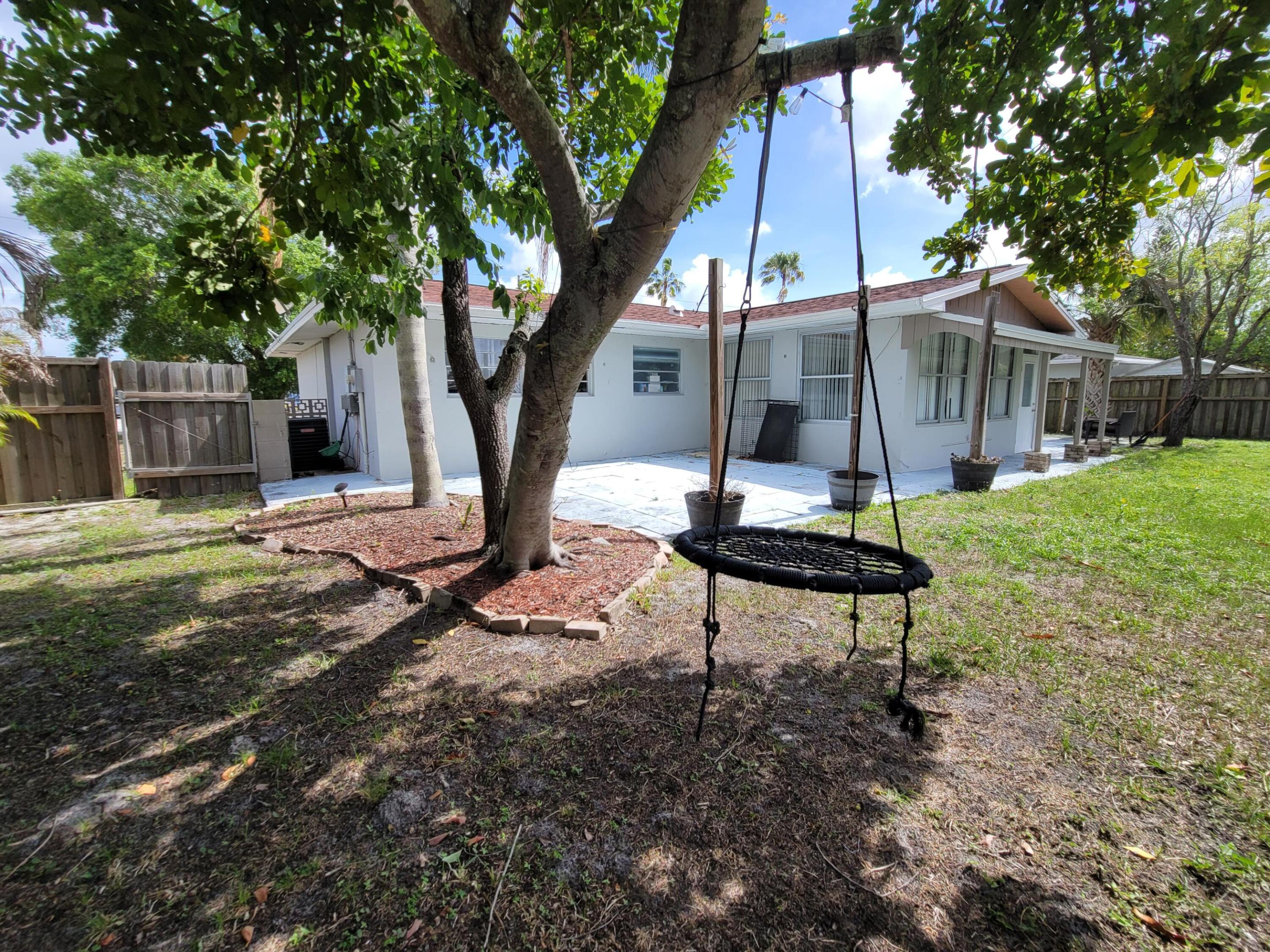 PORT ST LUCIE FLORESTA PINES UNIT 1 - Residential