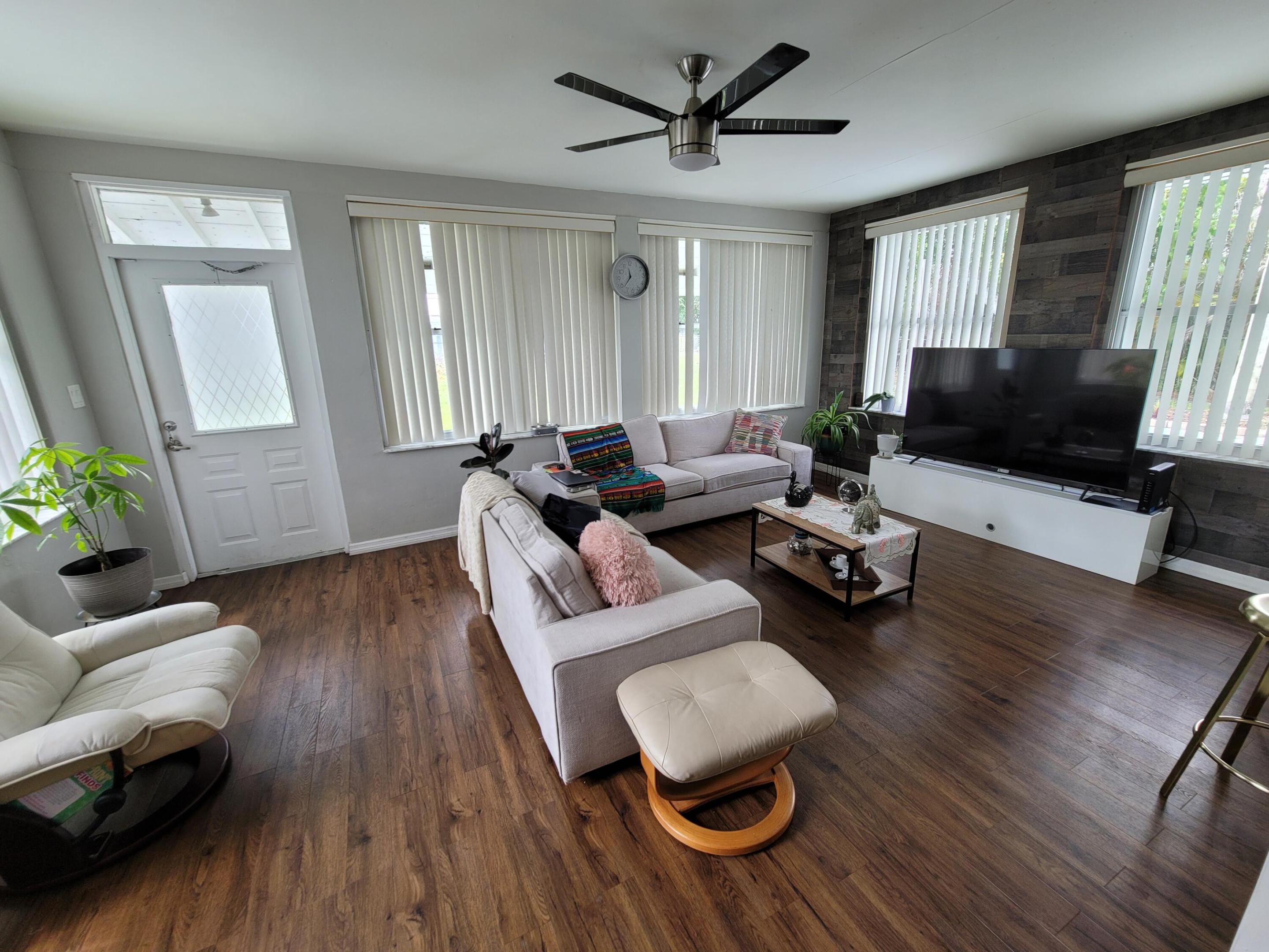 PORT ST LUCIE FLORESTA PINES UNIT 1 - Residential