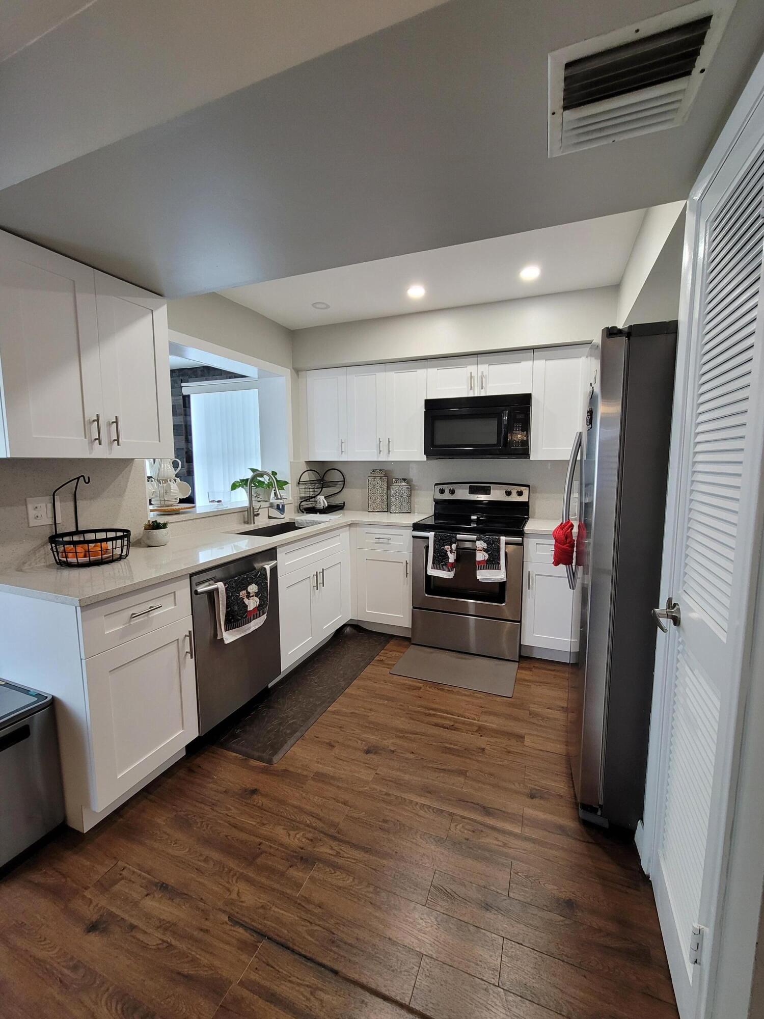 PORT ST LUCIE FLORESTA PINES UNIT 1 - Residential