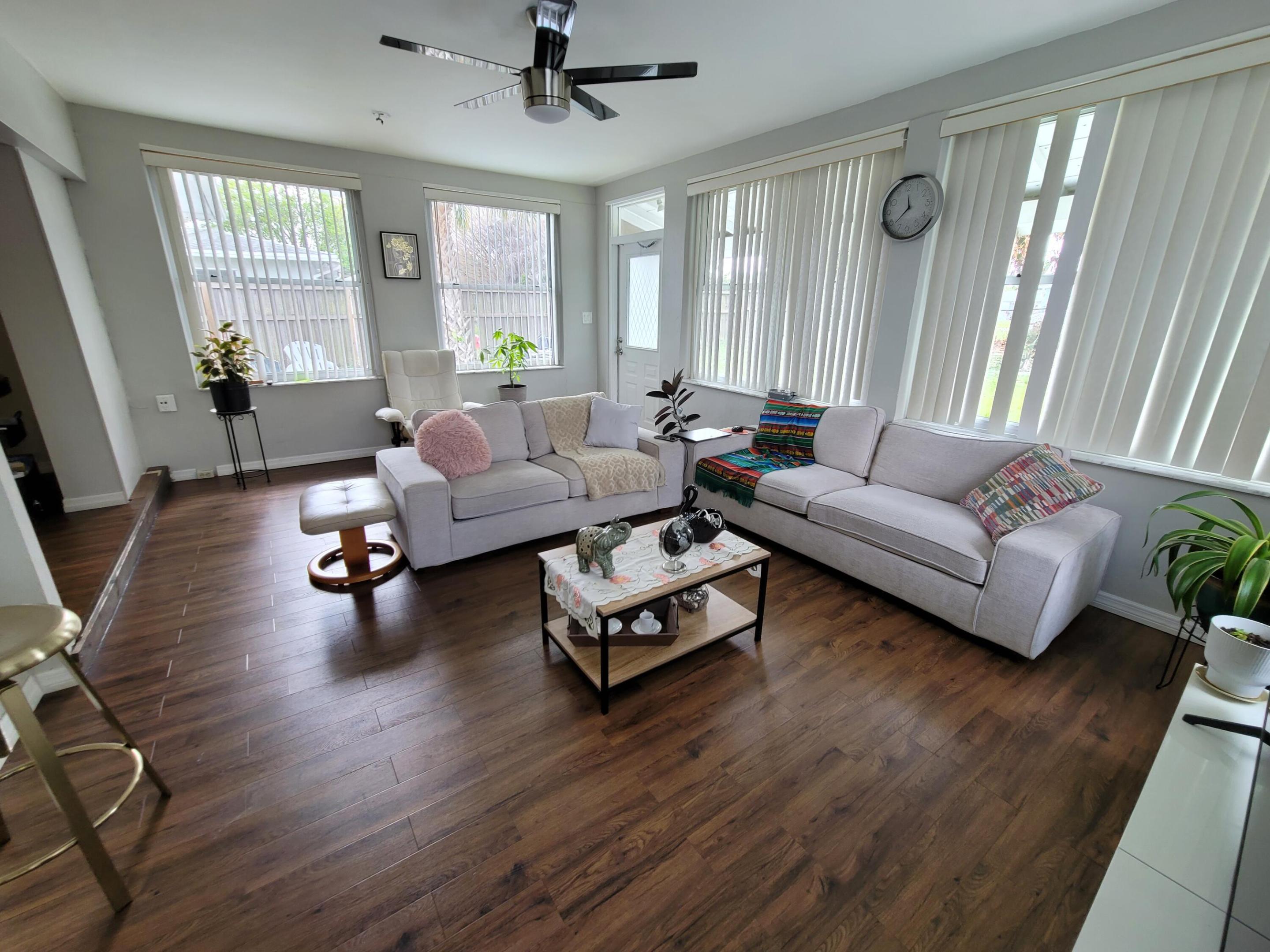 PORT ST LUCIE FLORESTA PINES UNIT 1 - Residential