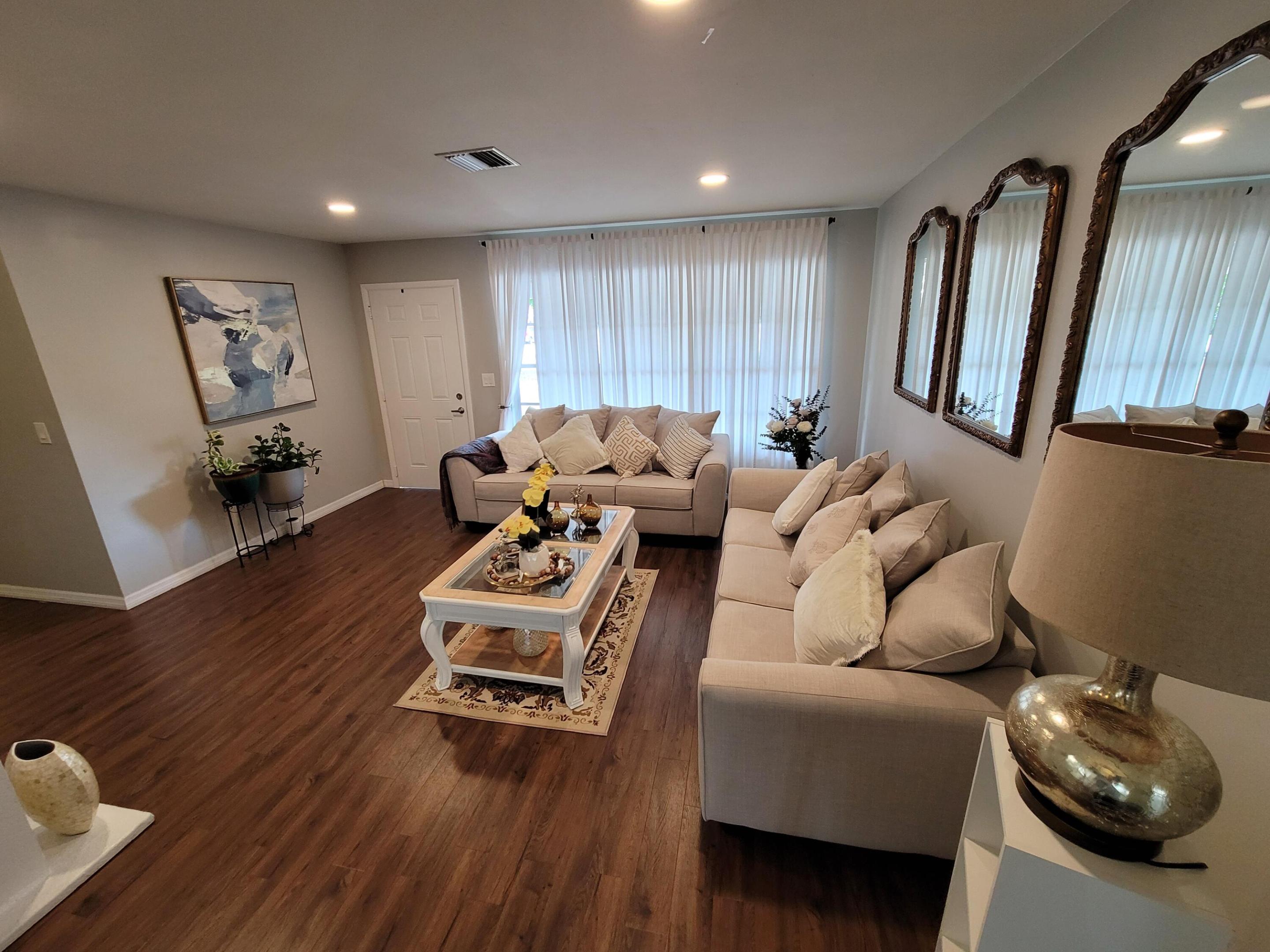 PORT ST LUCIE FLORESTA PINES UNIT 1 - Residential