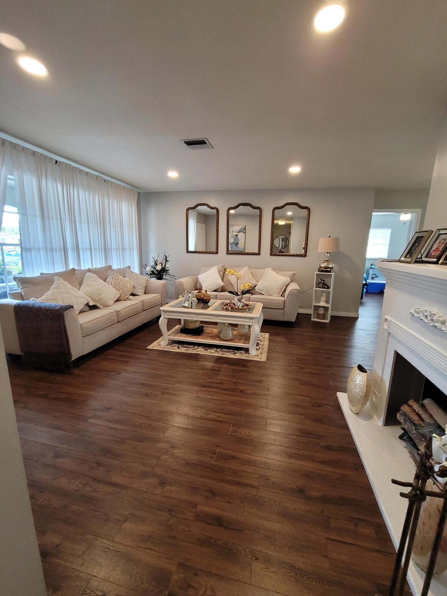 PORT ST LUCIE FLORESTA PINES UNIT 1 - Residential