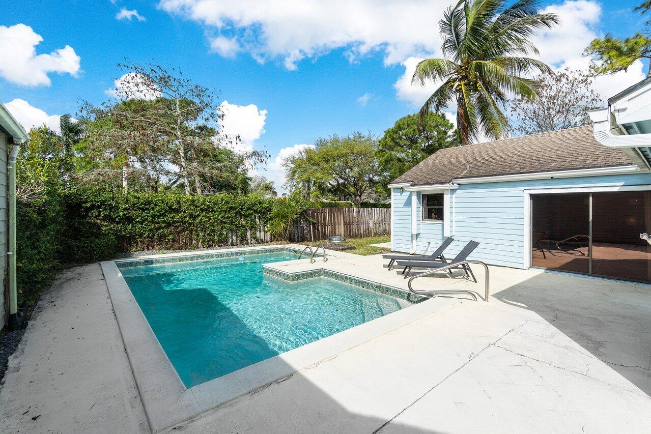 TREE TOPS OF WELLINGTON - Residential