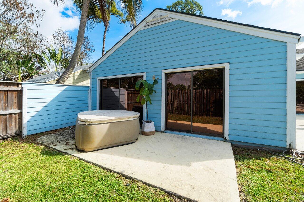 TREE TOPS OF WELLINGTON - Residential