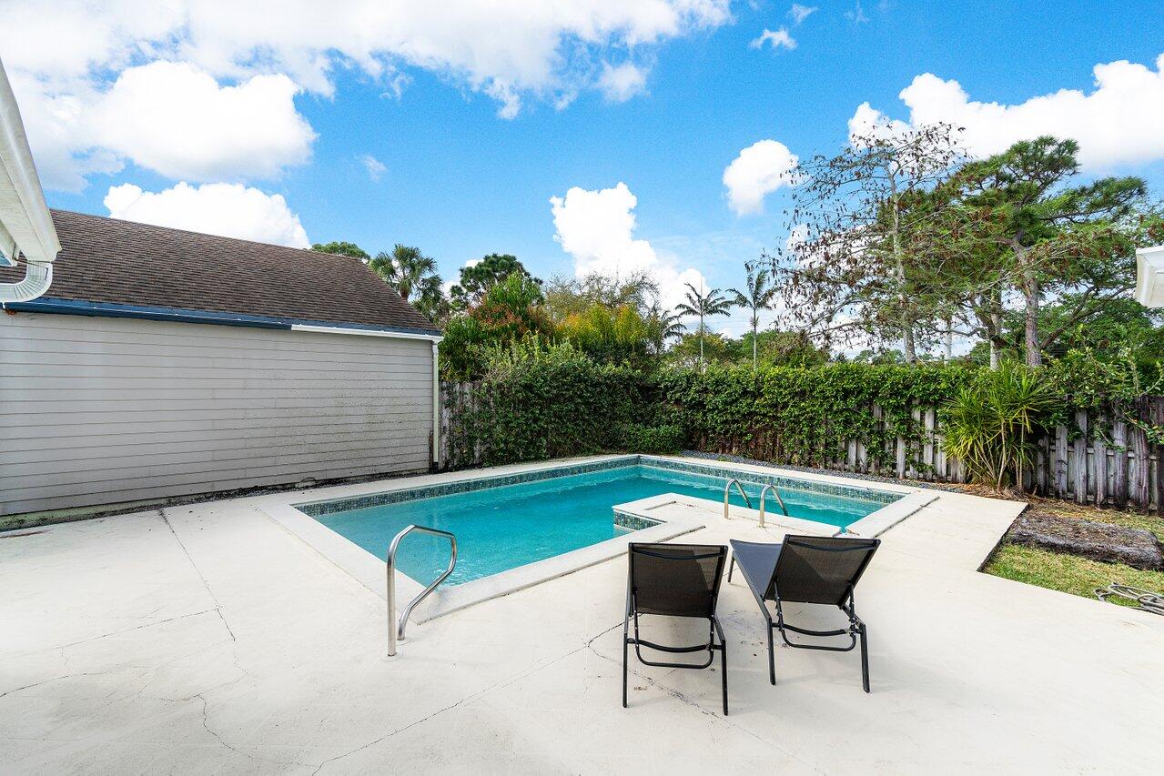 TREE TOPS OF WELLINGTON - Residential