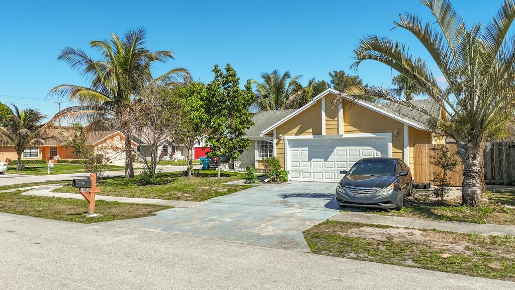 Photo of 1796 Banyan Creek Circle N, Boynton Beach, FL 33436 (MLS # R11166747)