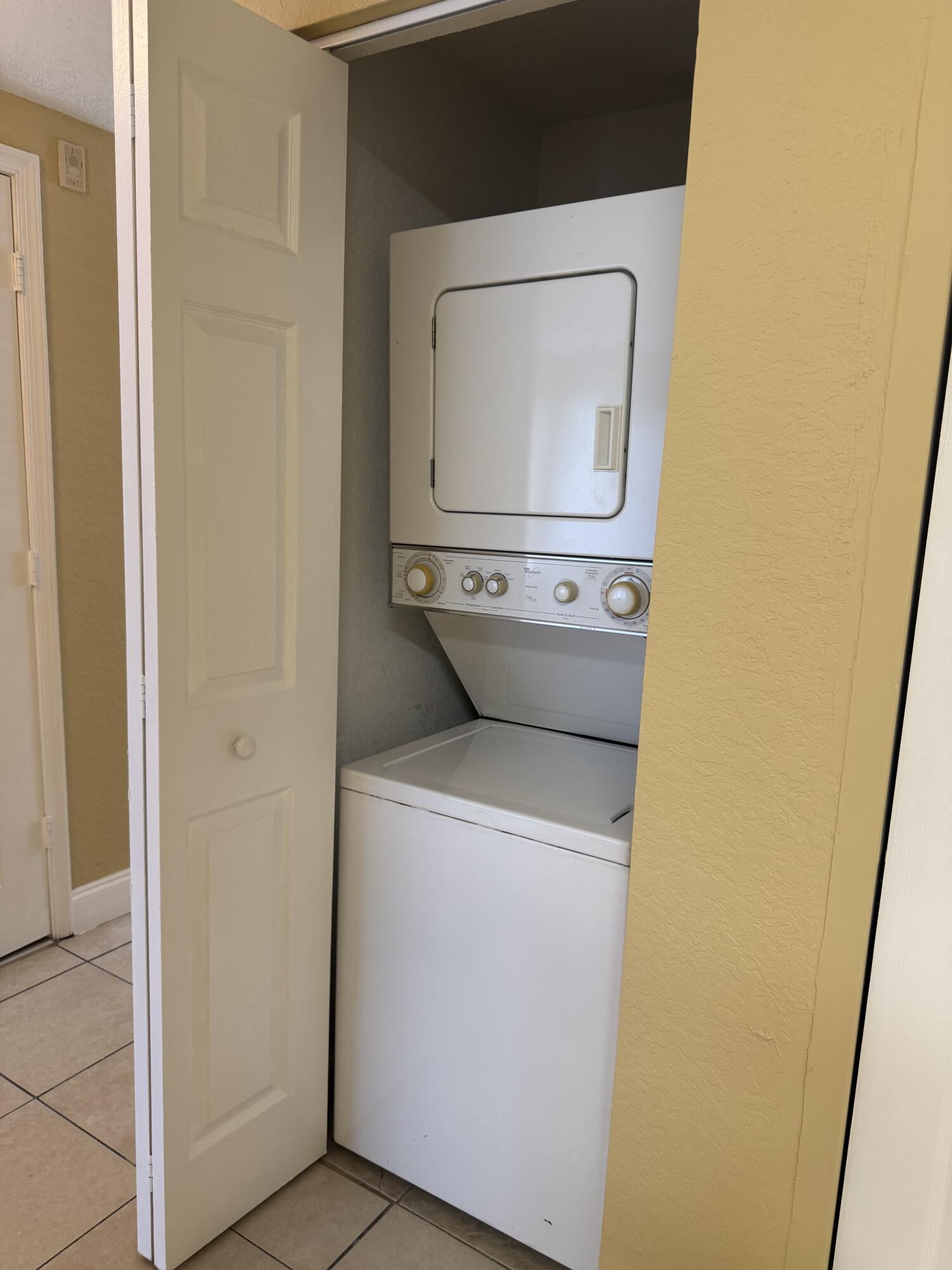 Properties 1133 Golden Lakes Boulevard 812