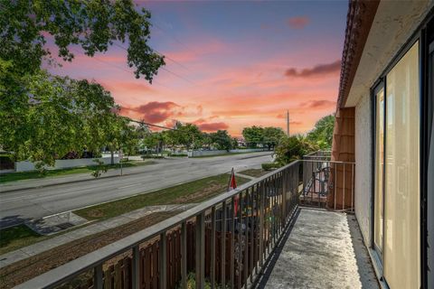 Townhouse in Plantation FL 11568 1st St St 31.jpg