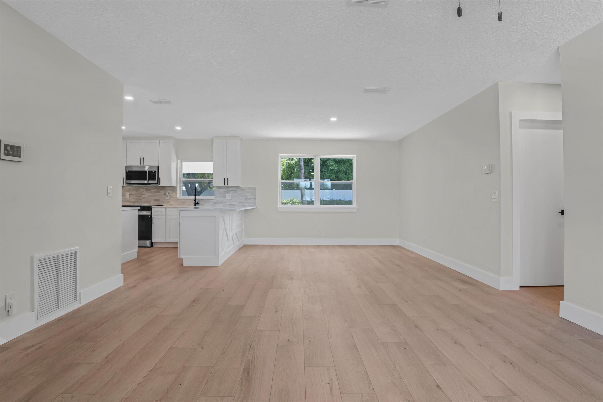 598 Coral Way
