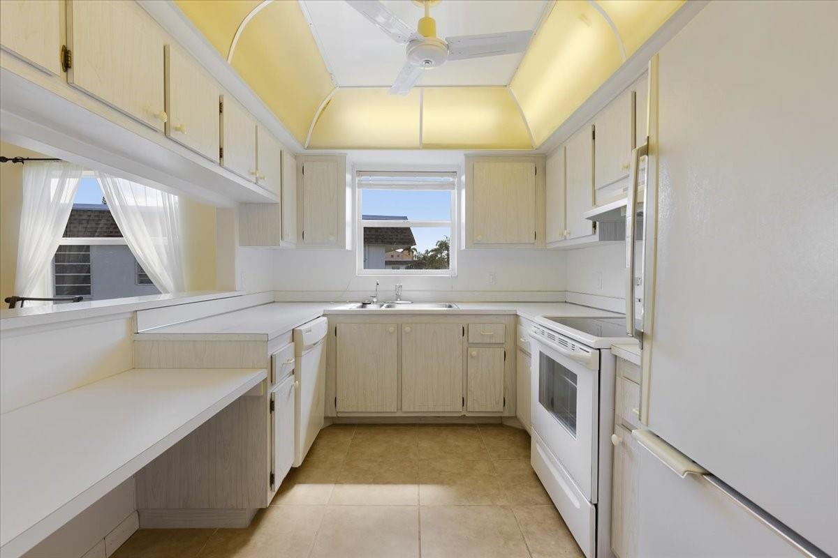 Kingswood Condo - Residential