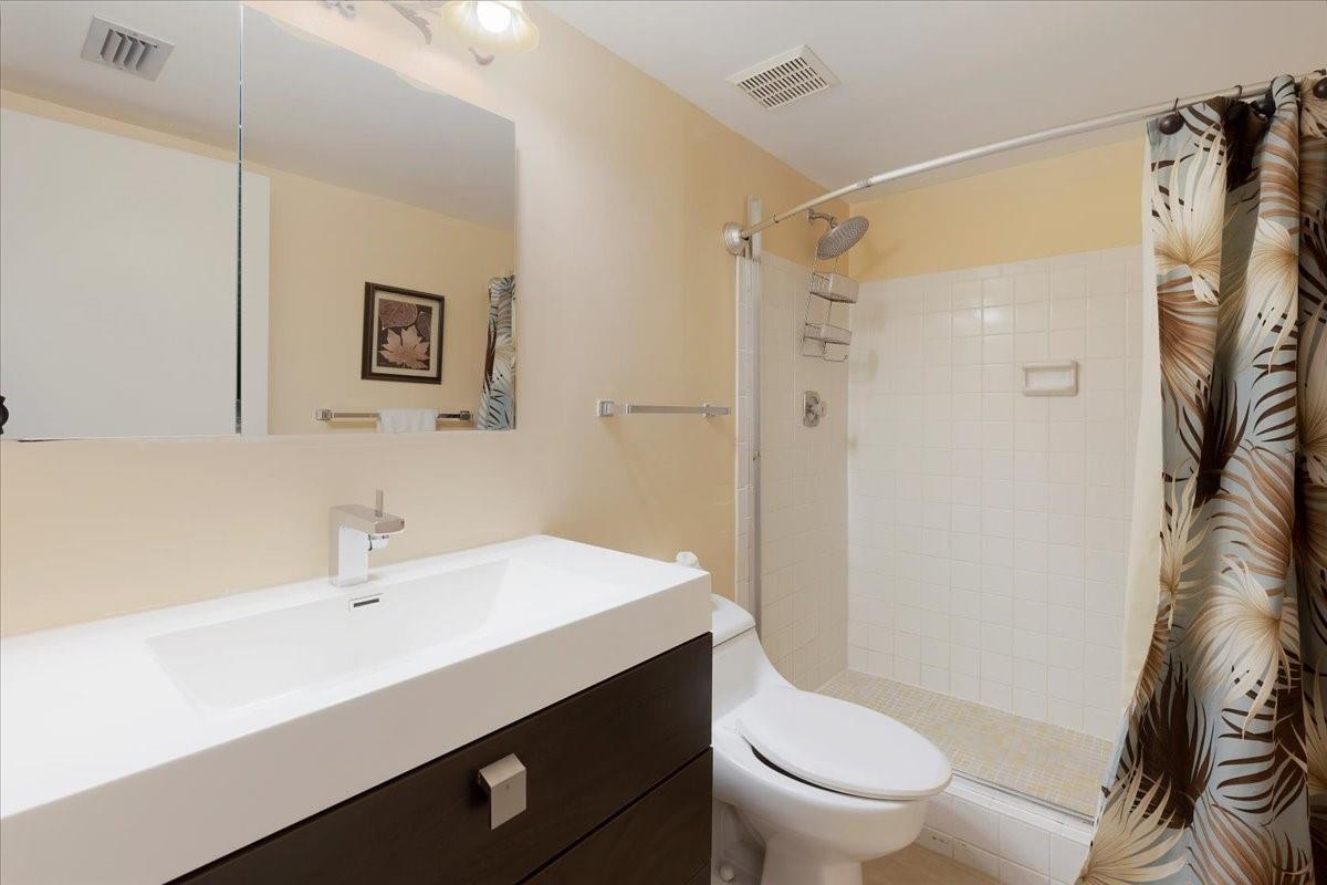 Kingswood Condo - Residential