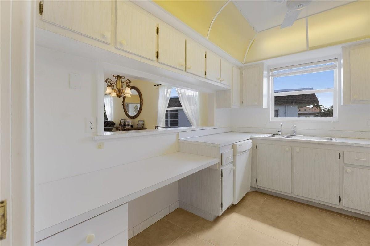 Kingswood Condo - Residential