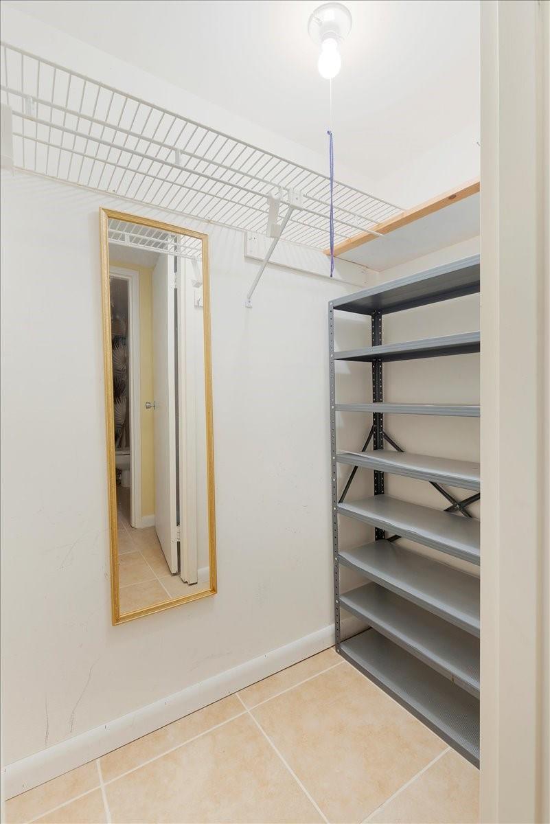 Kingswood Condo - Residential