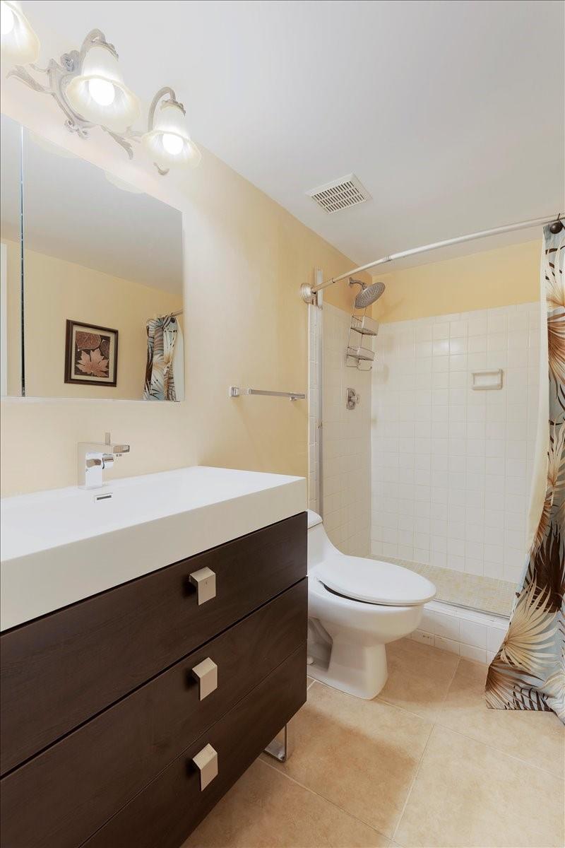 Kingswood Condo - Residential