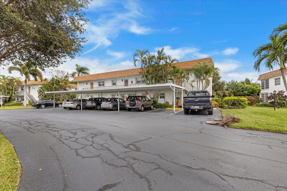 Kingswood Condo - Residential