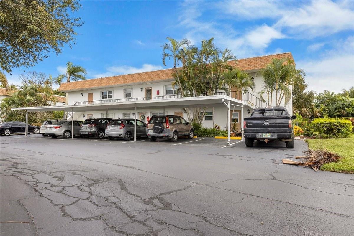 Kingswood Condo - Residential