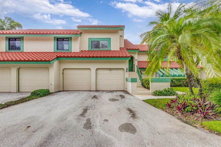 Totally remodeled second floor unit with great room concept, 2/2 with 1 car garage, fully furnished including wall mounted televisions, full size washer/dryer, lot s of storage space.  Master has king size bed and guest bedroom has full size bed.  Community includes pool.