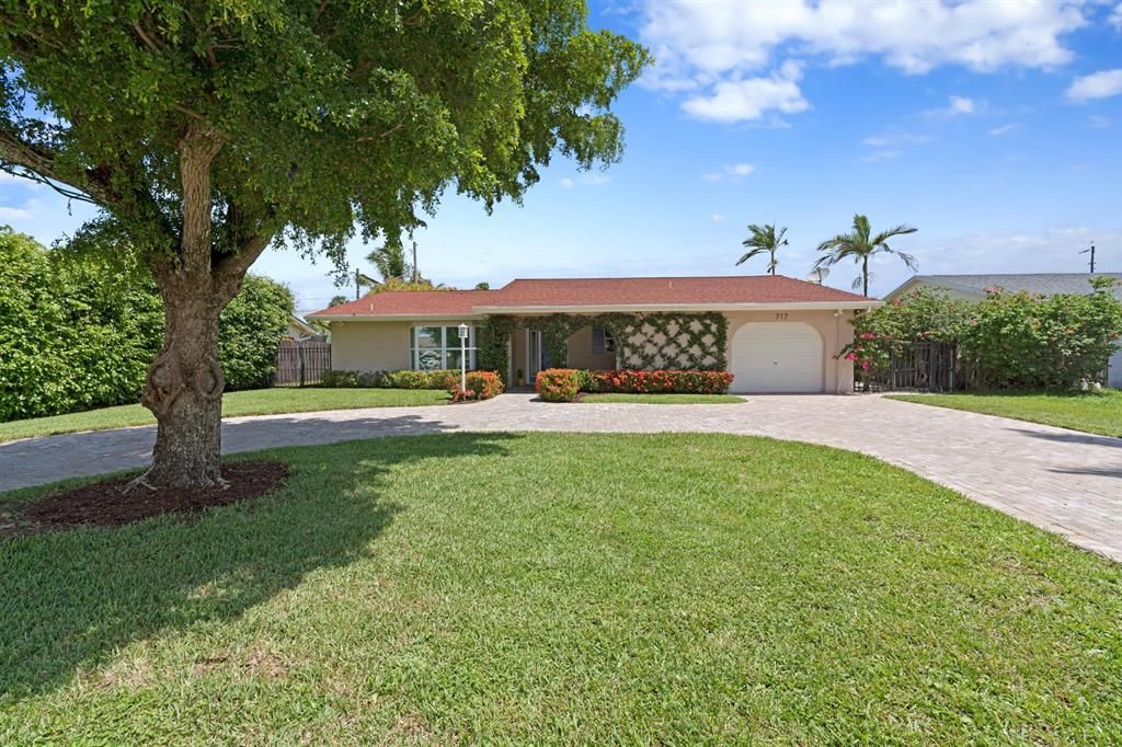 Photo of 717 Heron Drive, Delray Beach, FL 33444 (MLS # R10731601)