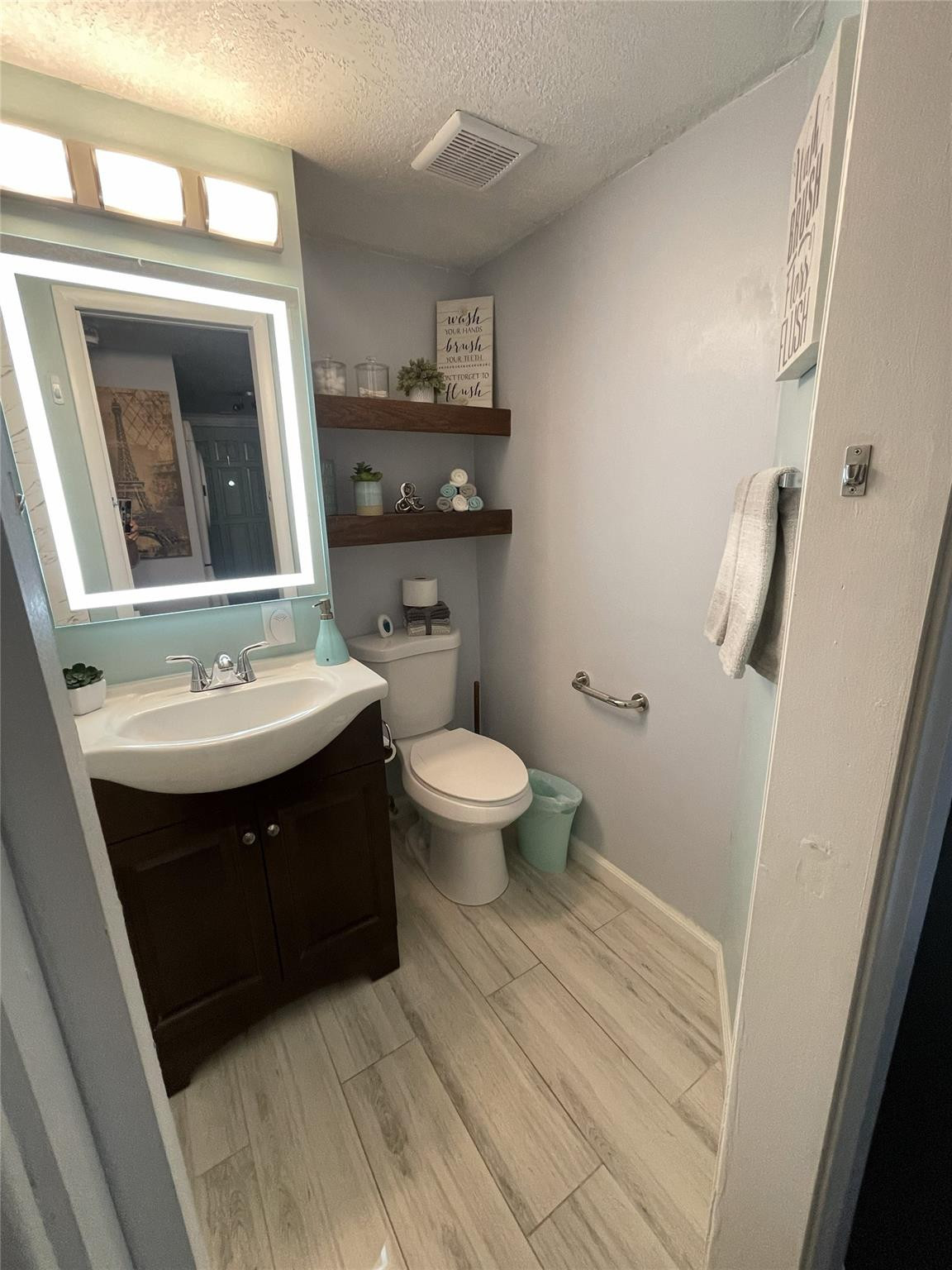 RIVERS EDGE AT OAKWOOD - Residential