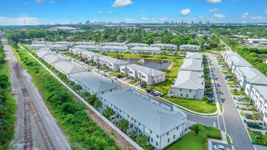 ENCLAVE AT MANGONIA PARK - Residential