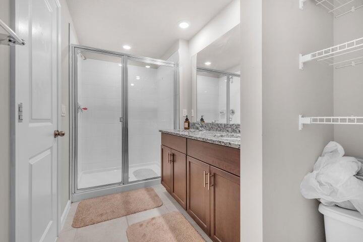 ENCLAVE AT MANGONIA PARK - Residential