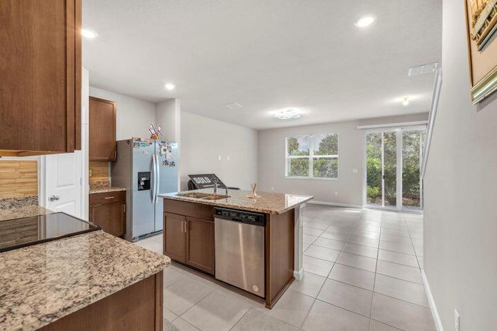 ENCLAVE AT MANGONIA PARK - Residential