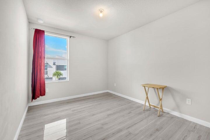 ENCLAVE AT MANGONIA PARK - Residential