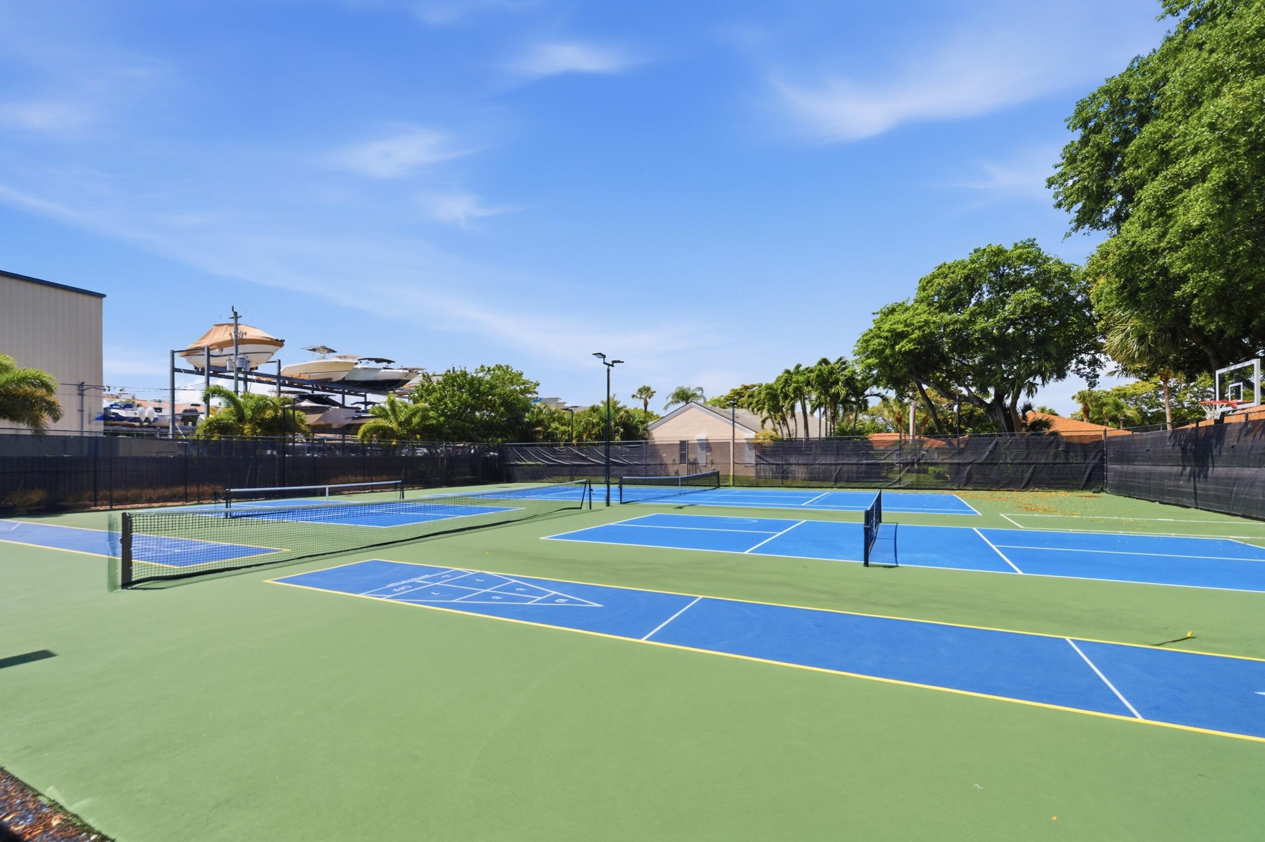 LAKESHORE - Residential