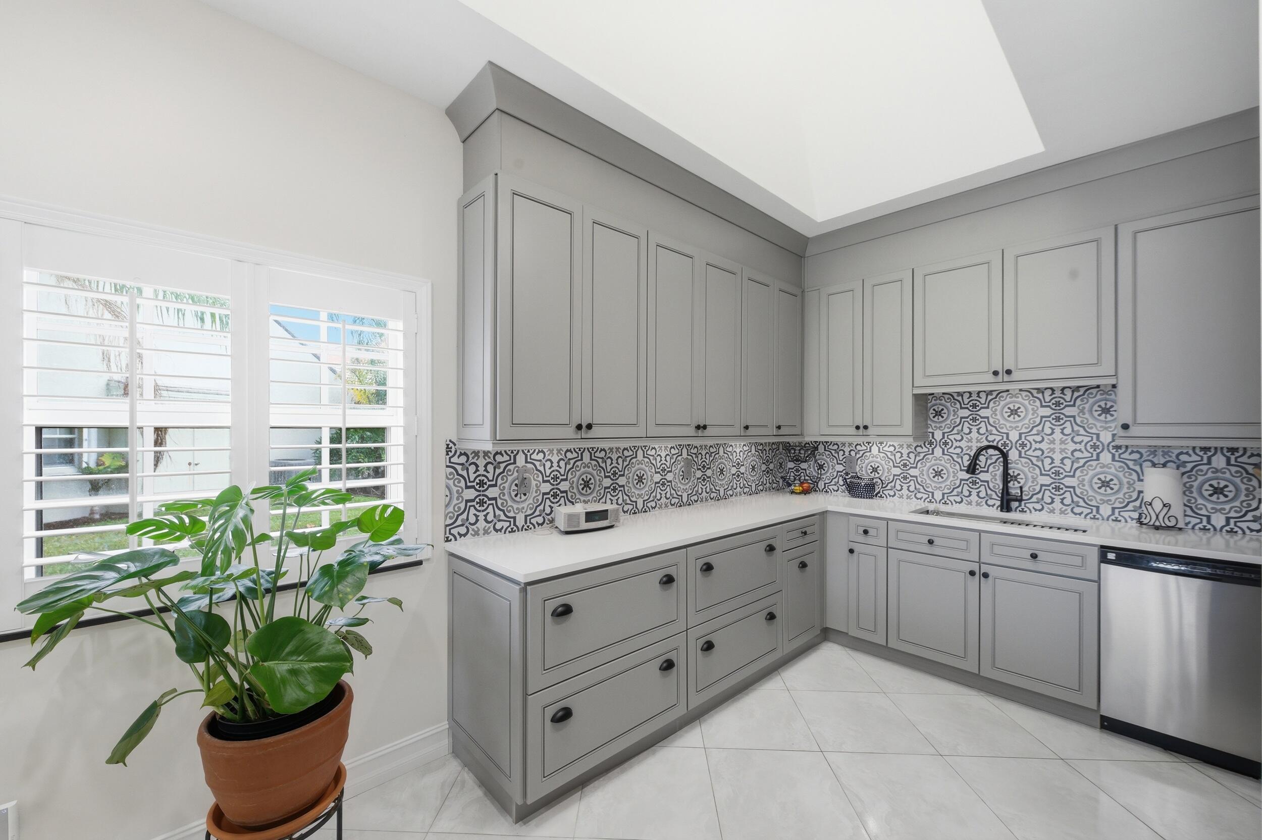 LAKESHORE - Residential