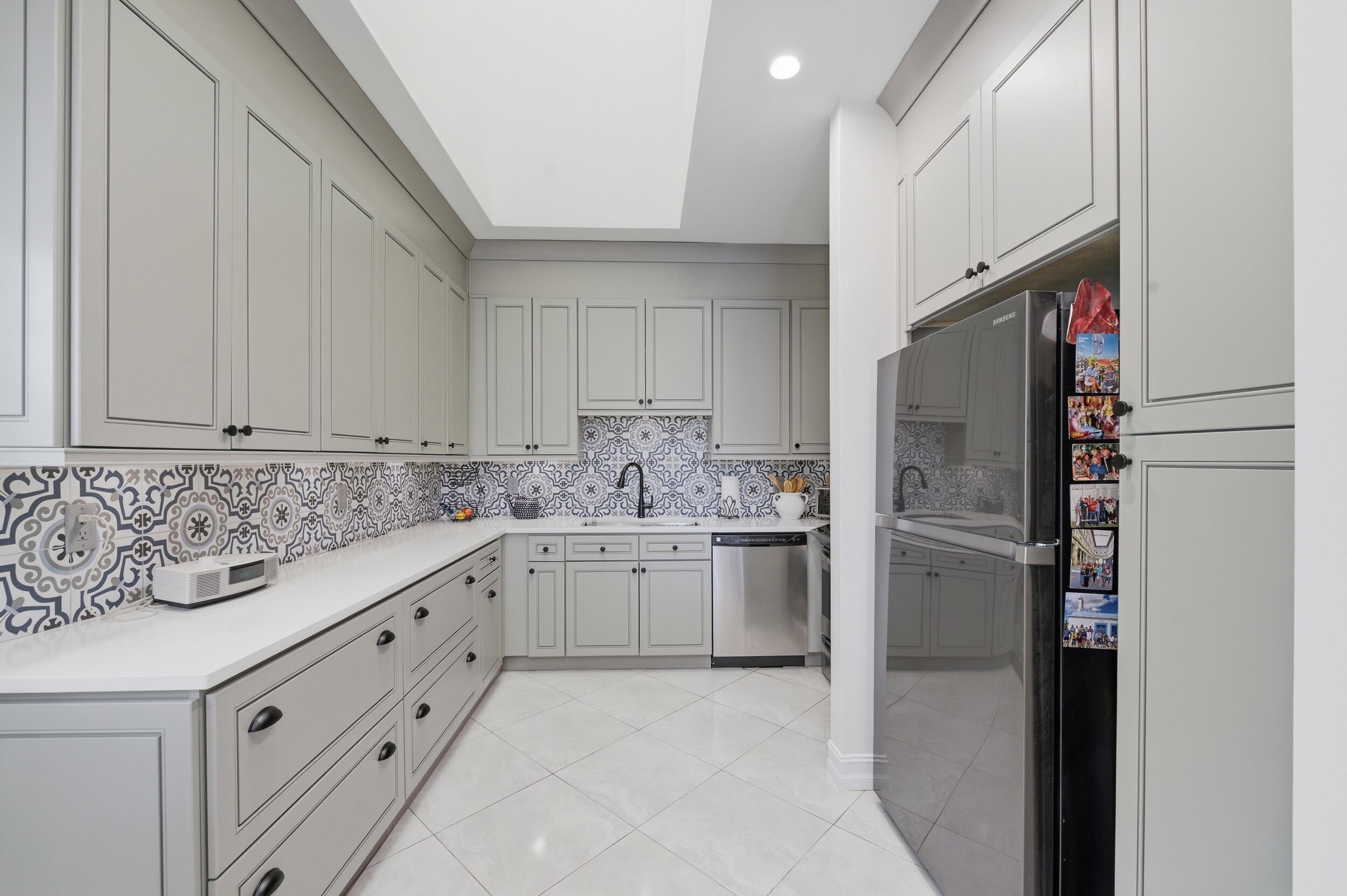 LAKESHORE - Residential