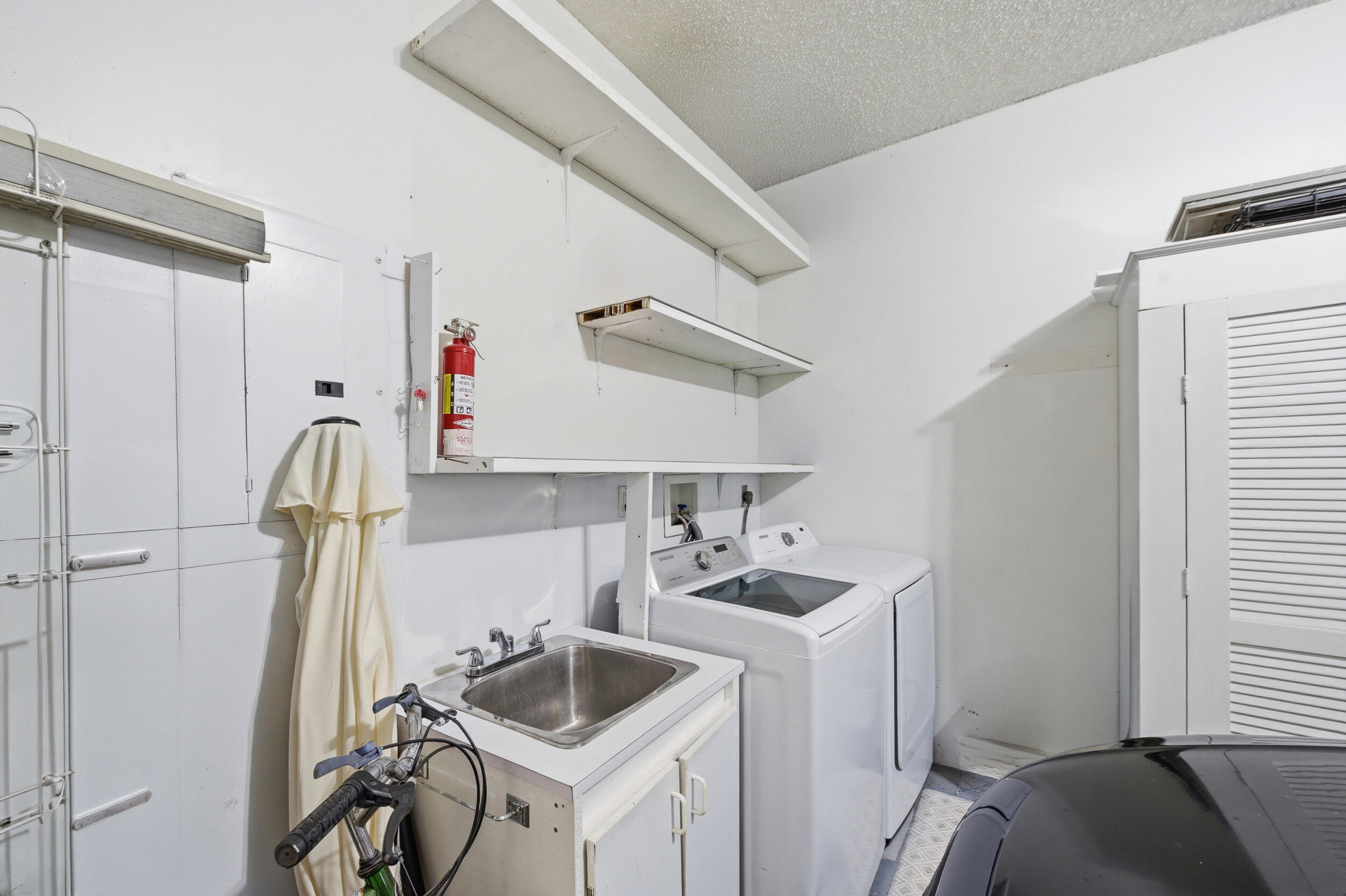 LAKESHORE - Residential