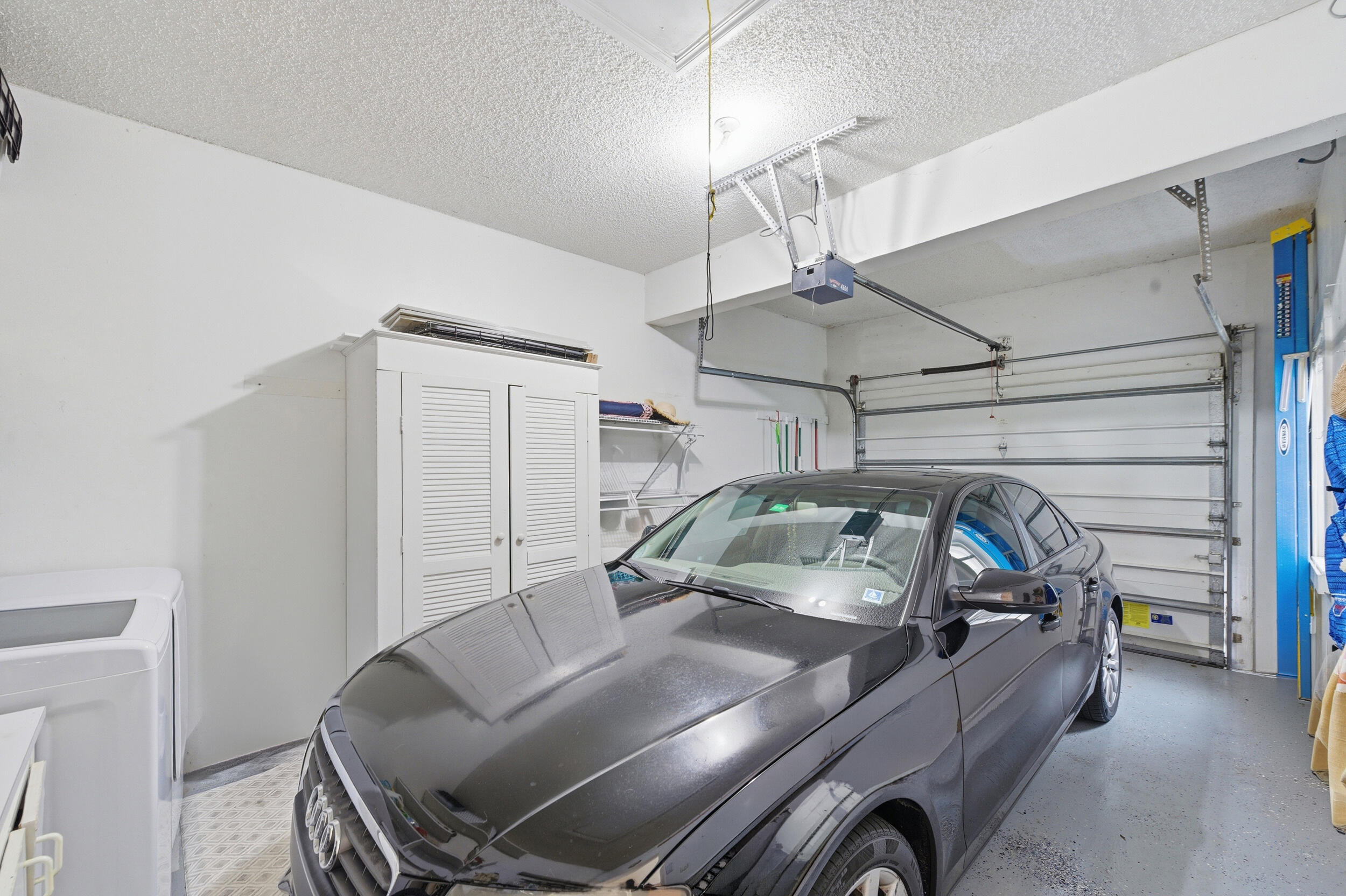 LAKESHORE - Residential