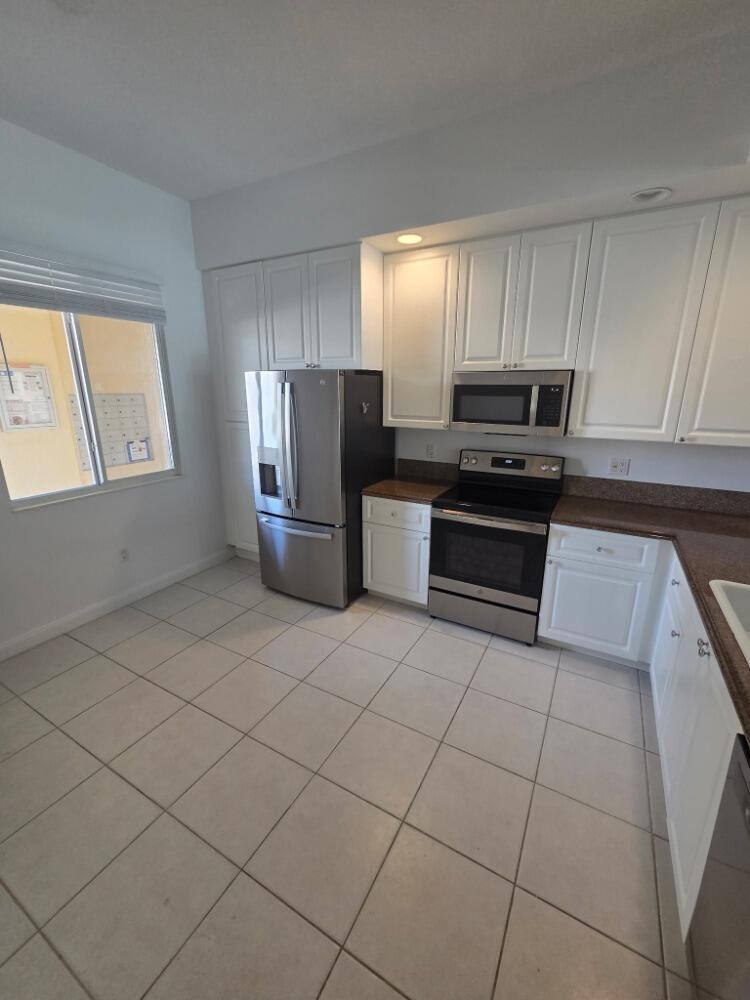 HI West - Residential Lease