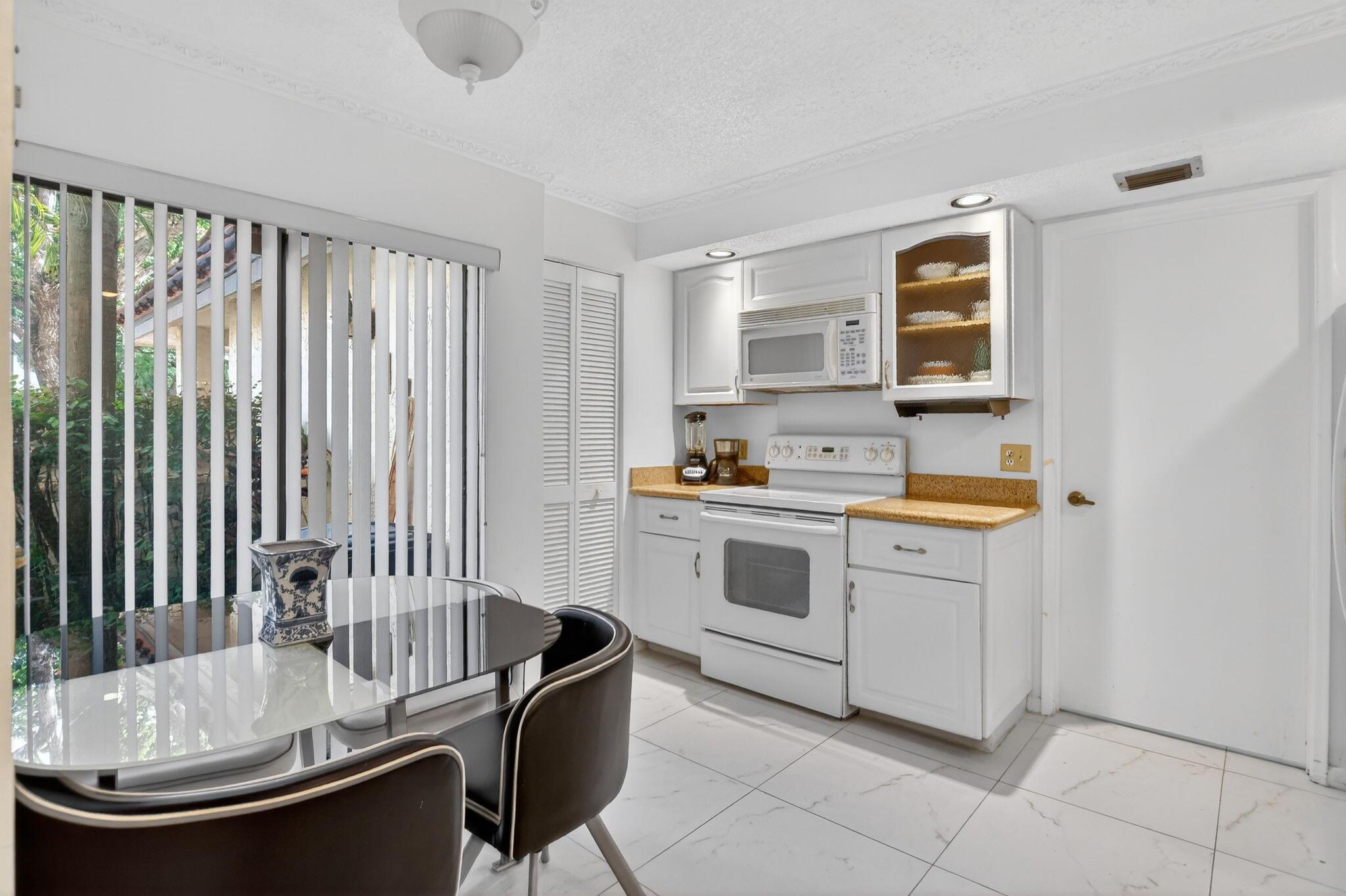 LA MIRADA AT BOCA POINTE - Residential