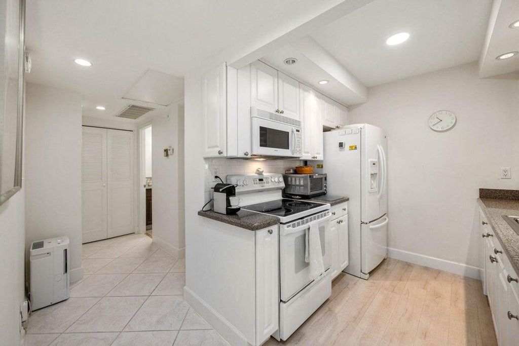 Photo of 250 NE 20th Street #1010, Boca Raton, FL 33431 (MLS # R11156841)