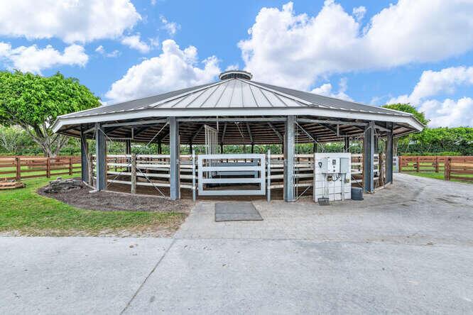 GRAND PRIX FARMS - Residential