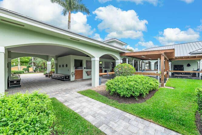 GRAND PRIX FARMS - Residential