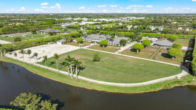 GRAND PRIX FARMS - Residential