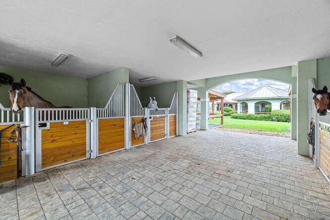 GRAND PRIX FARMS - Residential