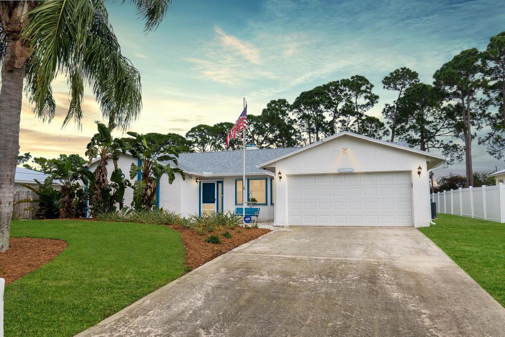Photo of 192 SE Crosspoint Drive, Port Saint Lucie, FL 34983 (MLS # R10952952)