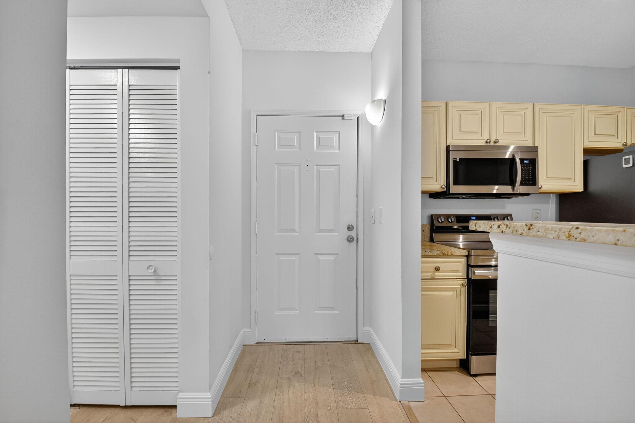 720 S Sapodilla Avenue 412