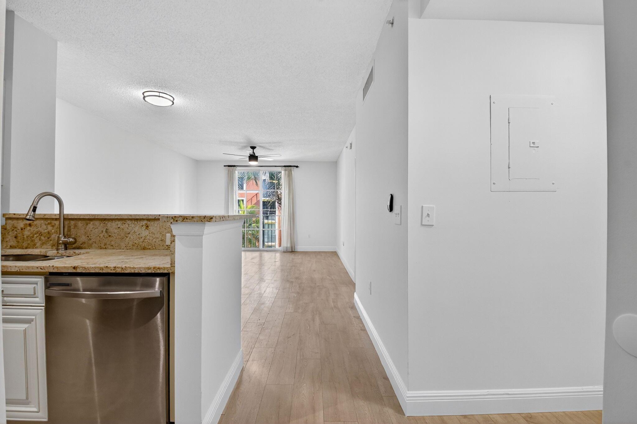 720 S Sapodilla Avenue 412