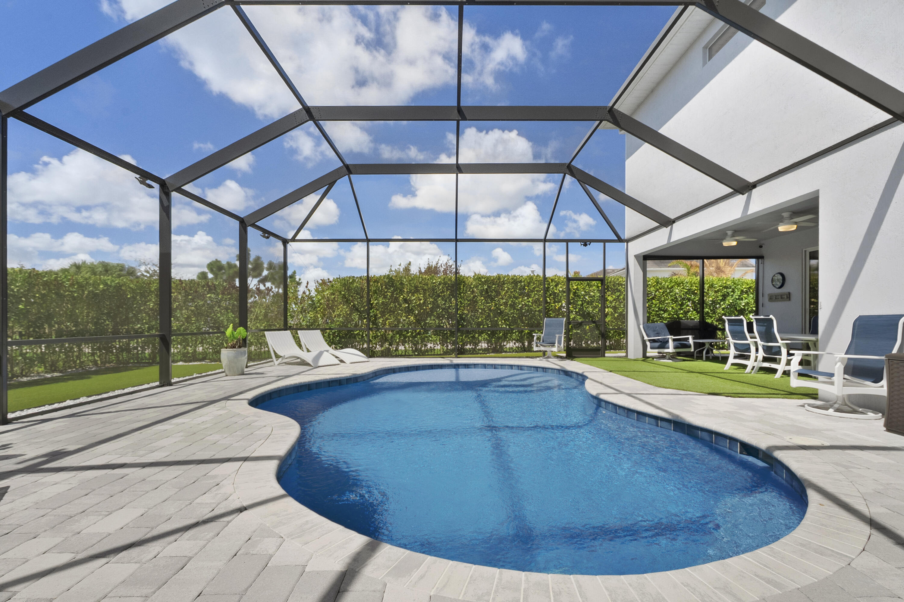 BANYAN BAY - Residential