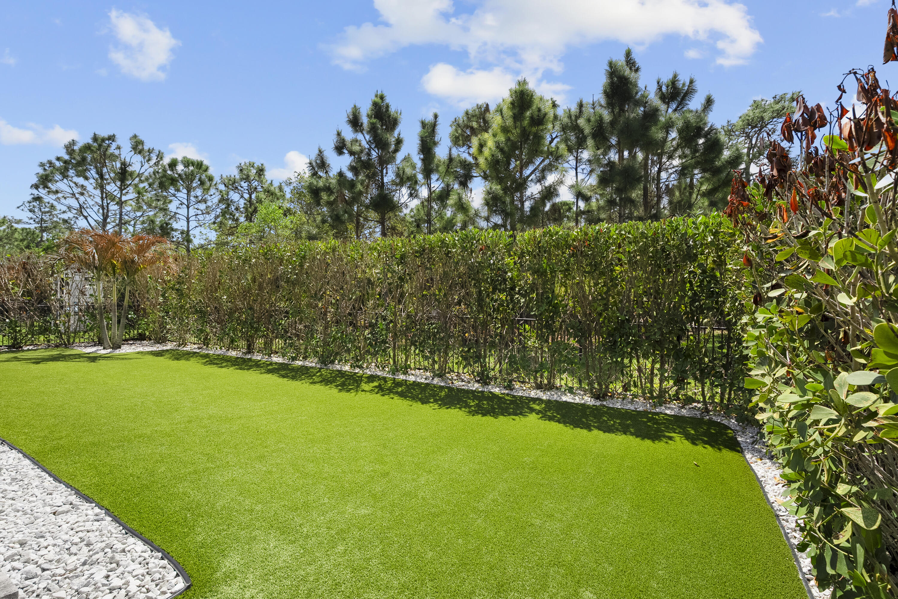 BANYAN BAY - Residential