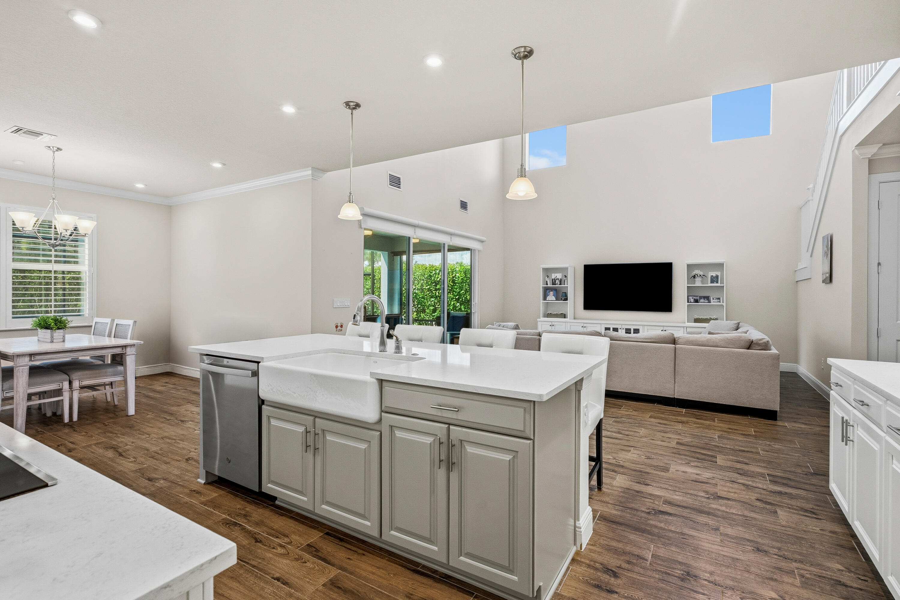 BANYAN BAY - Residential