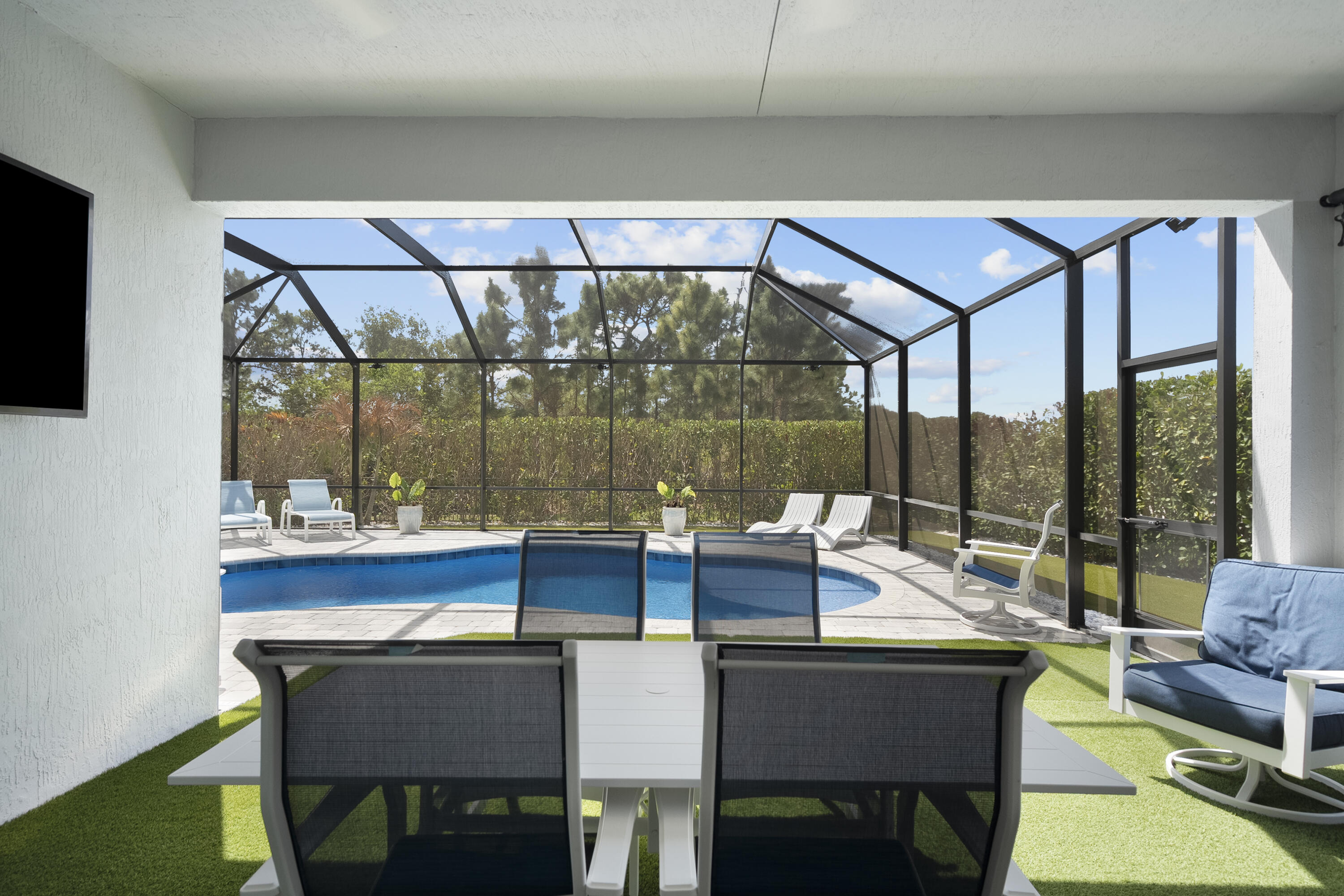 BANYAN BAY - Residential