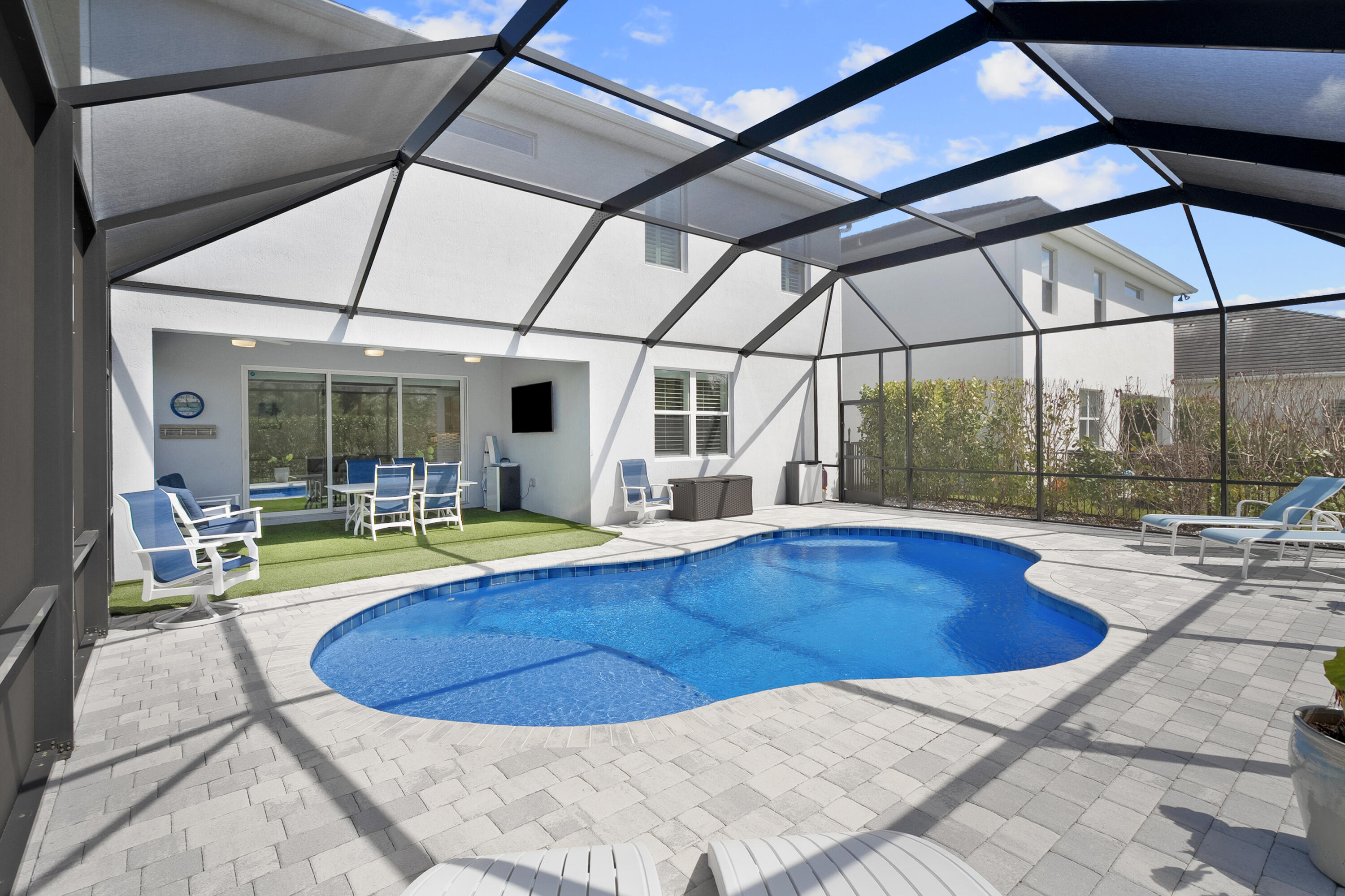 BANYAN BAY - Residential