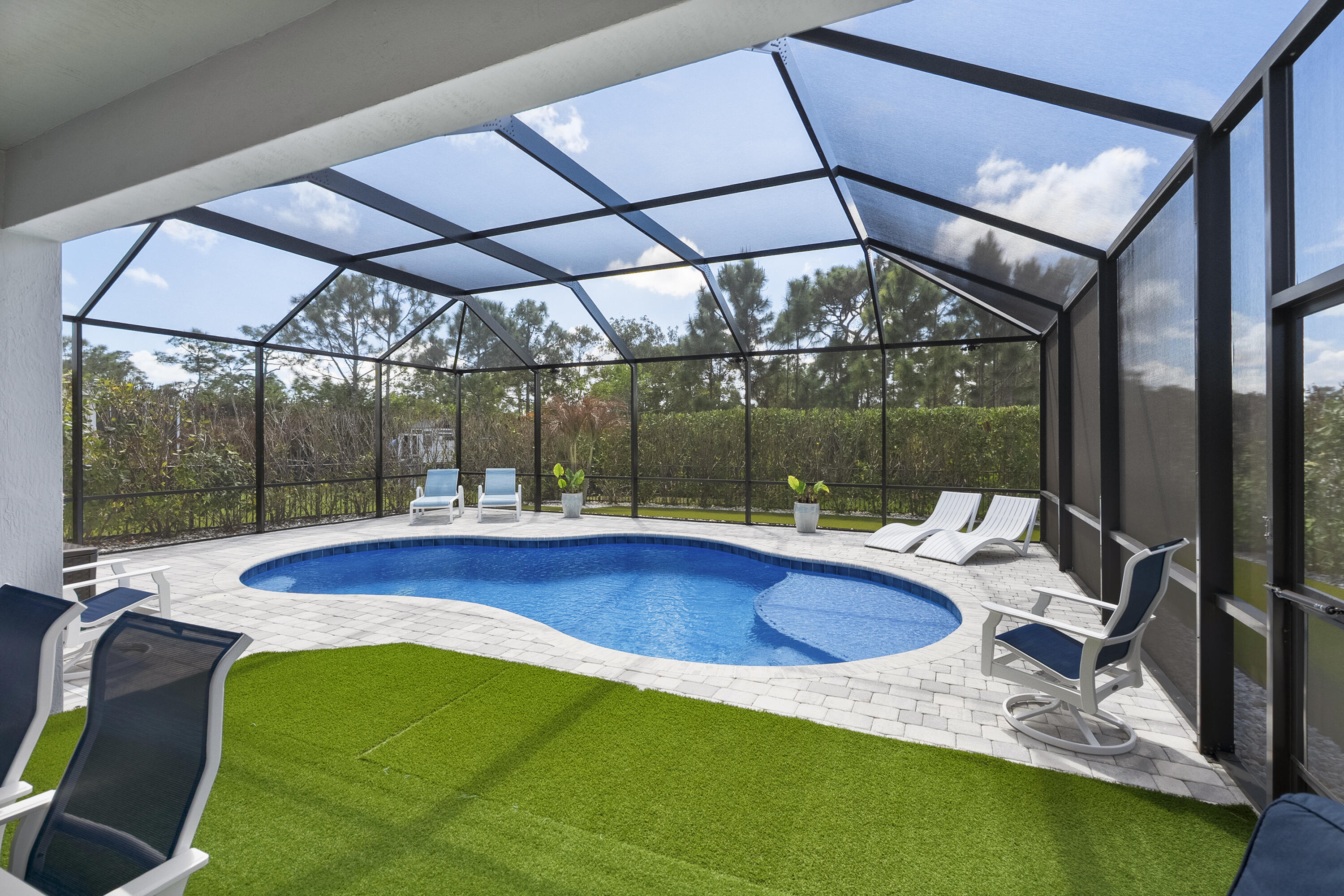 BANYAN BAY - Residential