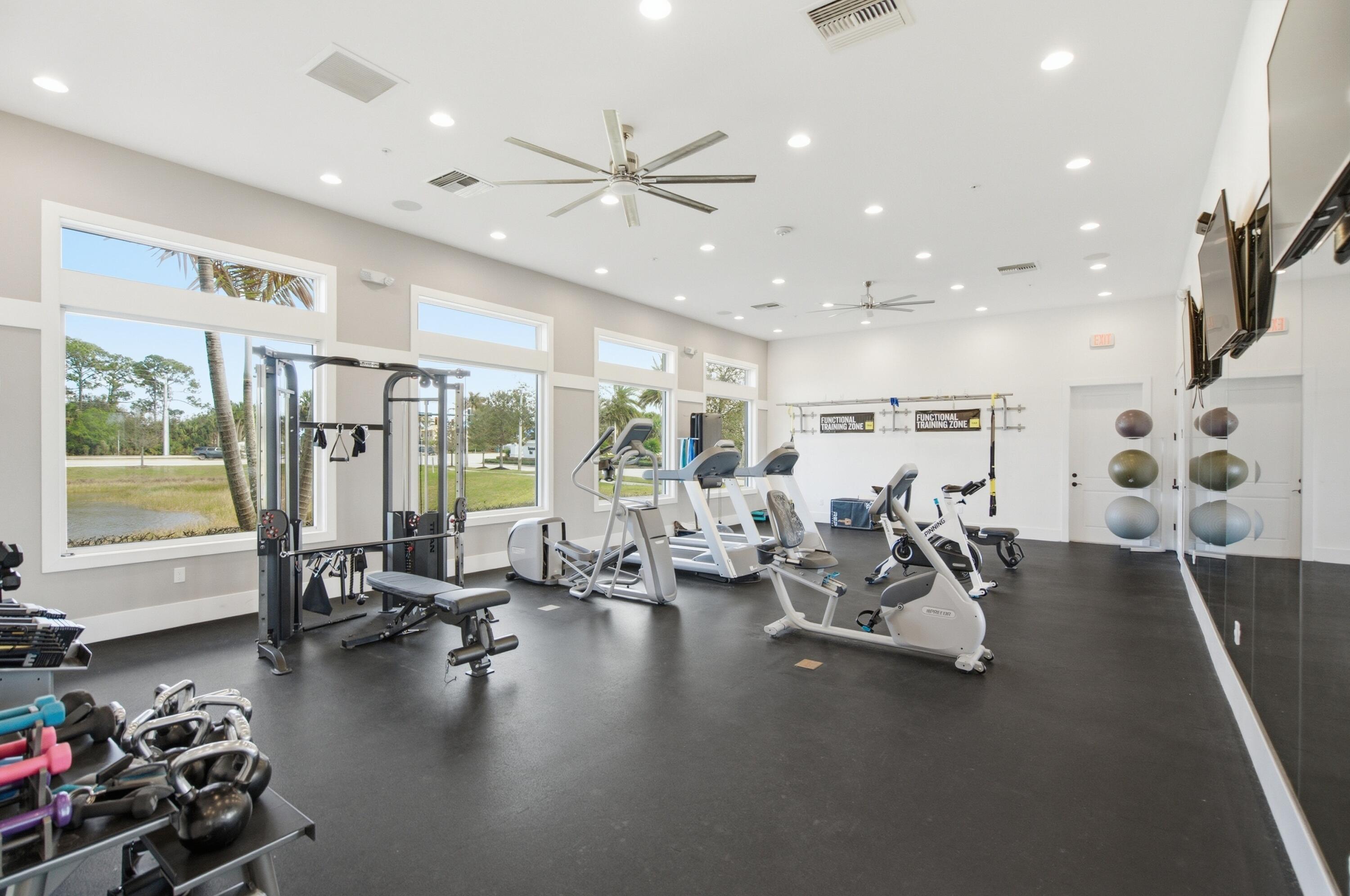 BANYAN BAY - Residential