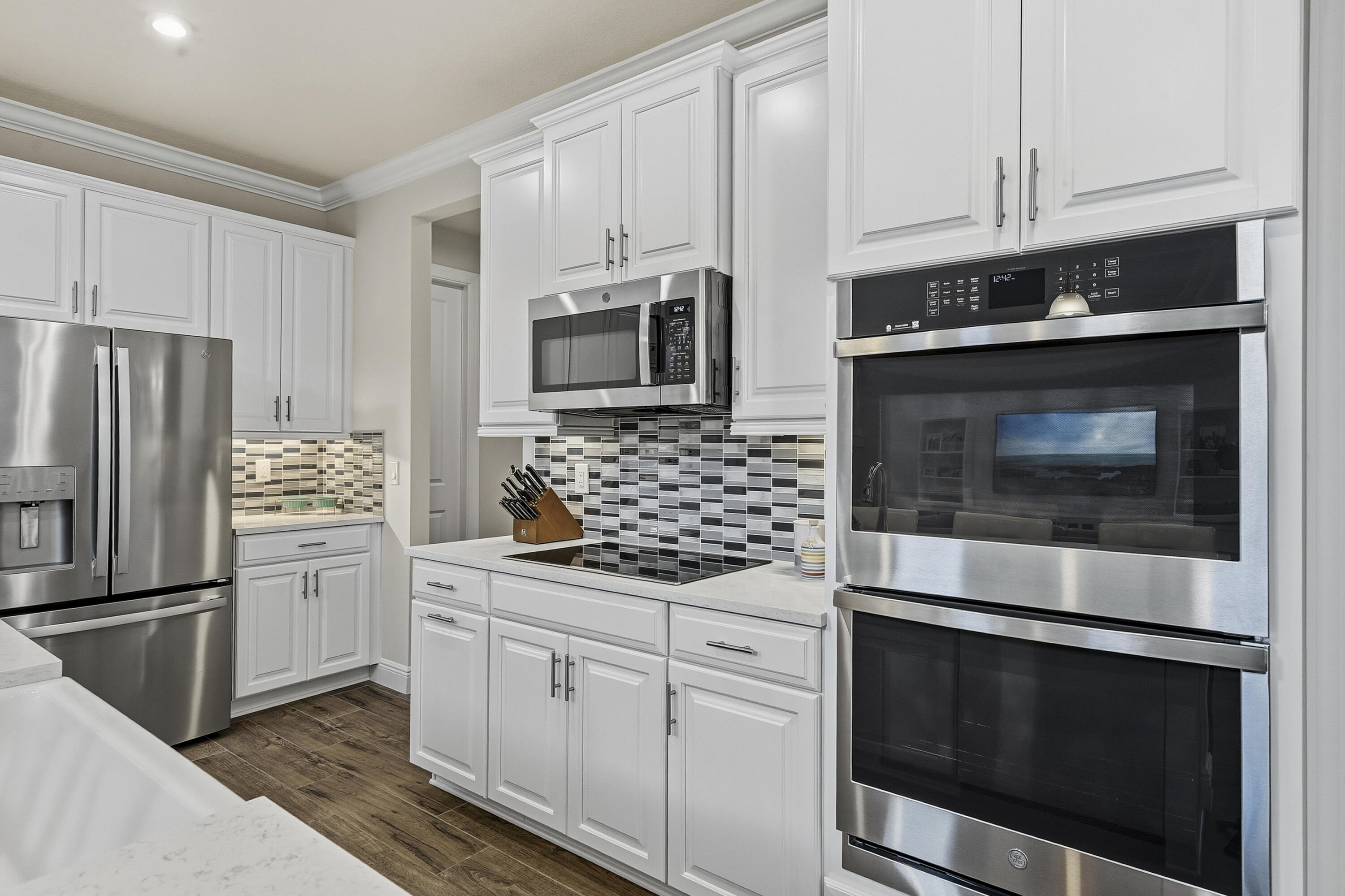 BANYAN BAY - Residential